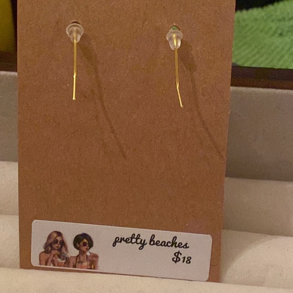 pretty beaches halloween earrings turquoise skull dangles - Picture 3 of 3